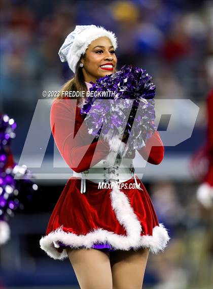 Thumbnail 2 in Chapel Hill vs. Anna (UIL 4A D1 Football Final) photogallery.