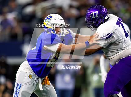Thumbnail 2 in Chapel Hill vs. Anna (UIL 4A D1 Football Final) photogallery.