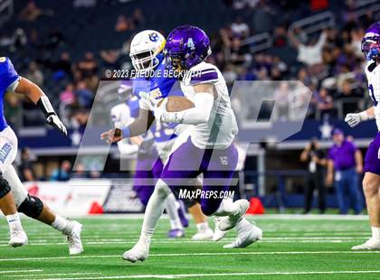 Thumbnail 2 in Chapel Hill vs. Anna (UIL 4A D1 Football Final) photogallery.