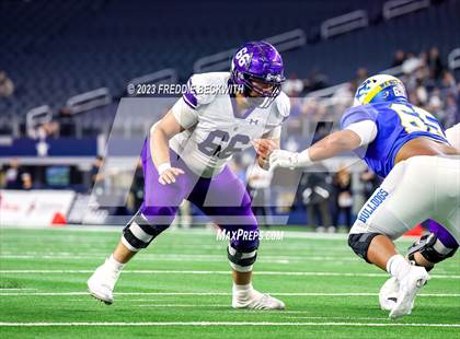 Thumbnail 3 in Chapel Hill vs. Anna (UIL 4A D1 Football Final) photogallery.