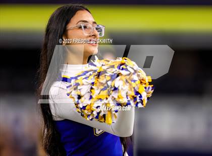 Thumbnail 2 in Chapel Hill vs. Anna (UIL 4A D1 Football Final) photogallery.
