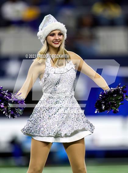 Thumbnail 2 in Chapel Hill vs. Anna (UIL 4A D1 Football Final) photogallery.