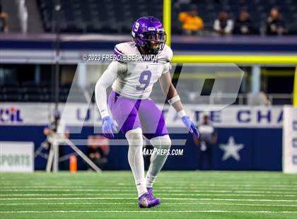 Thumbnail 3 in Chapel Hill vs. Anna (UIL 4A D1 Football Final) photogallery.