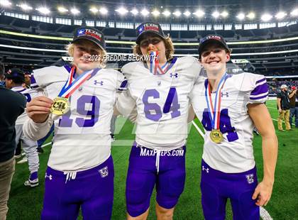Thumbnail 2 in Chapel Hill vs. Anna (UIL 4A D1 Football Final) photogallery.