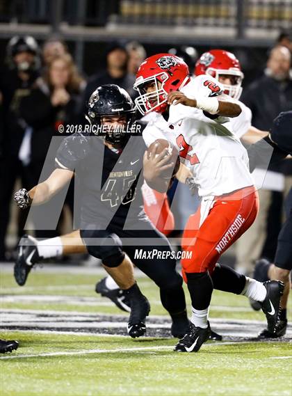 Thumbnail 3 in Bentonville vs. Northside (AAA 7A 2nd Round) photogallery.