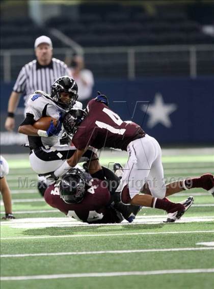Thumbnail 3 in Summit vs. Mansfield Timberview (Kirk Herbstreit Varsity Football Series) photogallery.