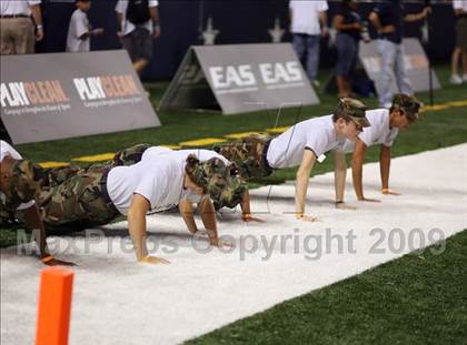 Thumbnail 2 in Summit vs. Mansfield Timberview (Kirk Herbstreit Varsity Football Series) photogallery.