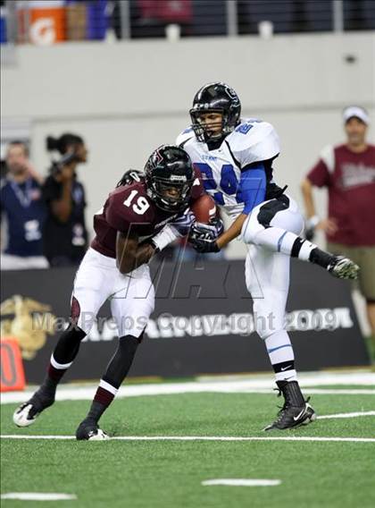 Thumbnail 2 in Summit vs. Mansfield Timberview (Kirk Herbstreit Varsity Football Series) photogallery.