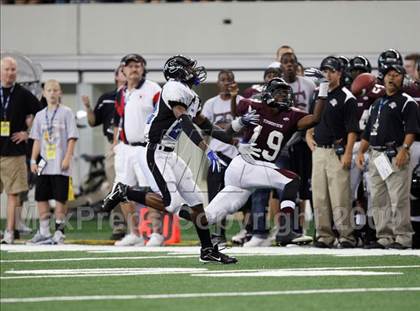 Thumbnail 2 in Summit vs. Mansfield Timberview (Kirk Herbstreit Varsity Football Series) photogallery.