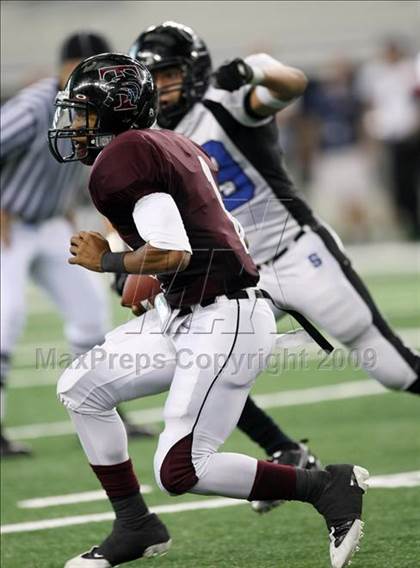Thumbnail 2 in Summit vs. Mansfield Timberview (Kirk Herbstreit Varsity Football Series) photogallery.