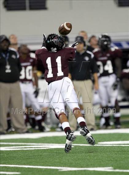 Thumbnail 1 in Summit vs. Mansfield Timberview (Kirk Herbstreit Varsity Football Series) photogallery.