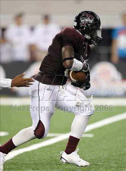 Thumbnail 2 in Summit vs. Mansfield Timberview (Kirk Herbstreit Varsity Football Series) photogallery.