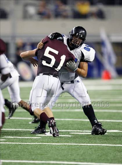 Thumbnail 2 in Summit vs. Mansfield Timberview (Kirk Herbstreit Varsity Football Series) photogallery.