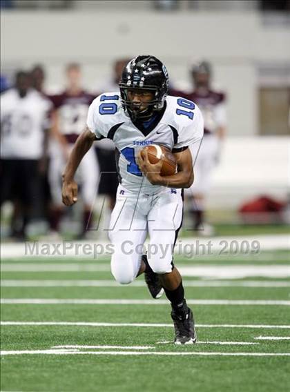 Thumbnail 3 in Summit vs. Mansfield Timberview (Kirk Herbstreit Varsity Football Series) photogallery.