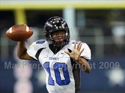 Thumbnail 2 in Summit vs. Mansfield Timberview (Kirk Herbstreit Varsity Football Series) photogallery.