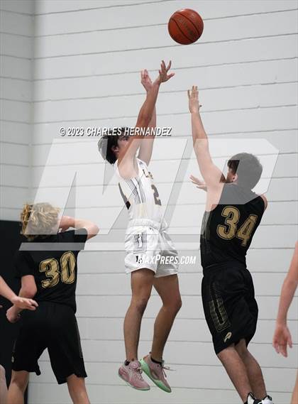 Thumbnail 2 in La Grange vs Giddings (Mike Dacus Classic) photogallery.