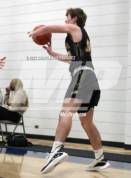 Thumbnail 2 in La Grange vs Giddings (Mike Dacus Classic) photogallery.