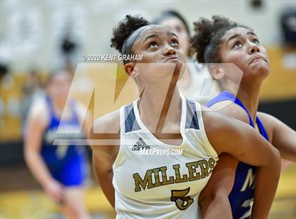 Thumbnail 3 in Mishawaka Marian @ Noblesville photogallery.