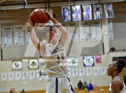 Thumbnail 1 in Mishawaka Marian @ Noblesville photogallery.