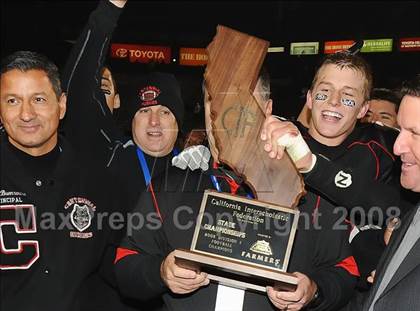 Thumbnail 2 in De La Salle vs Centennial (CIF State D1 Final) photogallery.