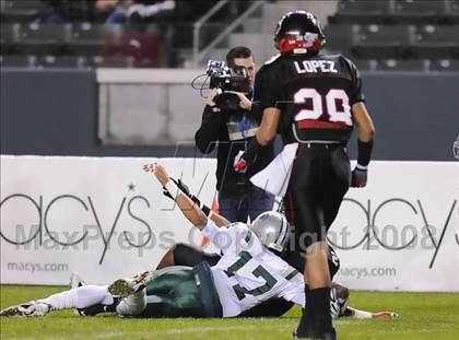 Thumbnail 1 in De La Salle vs Centennial (CIF State D1 Final) photogallery.