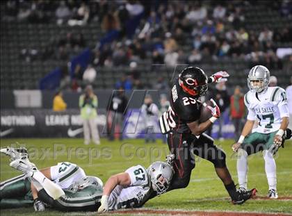 Thumbnail 1 in De La Salle vs Centennial (CIF State D1 Final) photogallery.