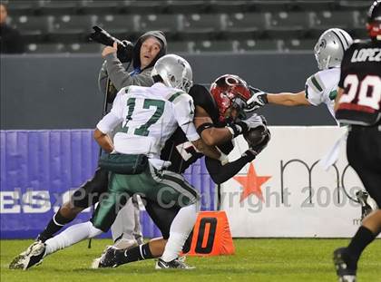 Thumbnail 3 in De La Salle vs Centennial (CIF State D1 Final) photogallery.