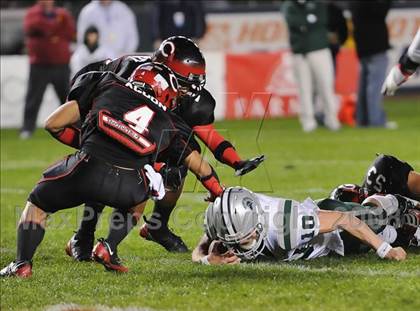 Thumbnail 1 in De La Salle vs Centennial (CIF State D1 Final) photogallery.