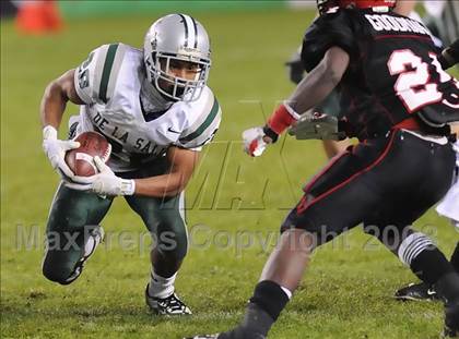 Thumbnail 1 in De La Salle vs Centennial (CIF State D1 Final) photogallery.