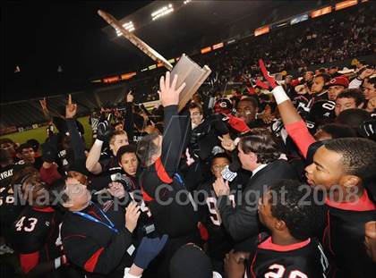 Thumbnail 2 in De La Salle vs Centennial (CIF State D1 Final) photogallery.