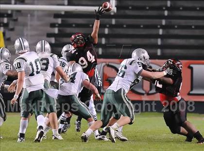 Thumbnail 1 in De La Salle vs Centennial (CIF State D1 Final) photogallery.