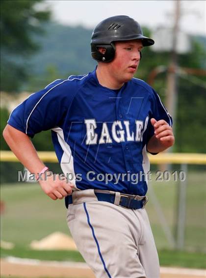 Thumbnail 3 in Bishop Brossart vs. Scott (37th District Playoffs) photogallery.