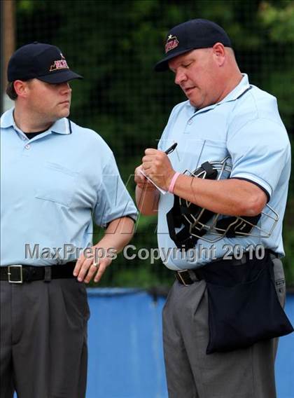 Thumbnail 2 in Bishop Brossart vs. Scott (37th District Playoffs) photogallery.