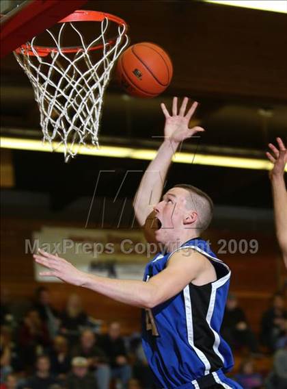 Thumbnail 3 in Rocklin vs. Bellarmine Prep (MaxPreps Holiday Classic) photogallery.