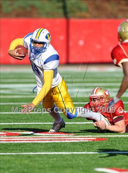 Thumbnail 2 in Lawrence vs. Half Hollow Hills West (Long Island Class III Final) photogallery.