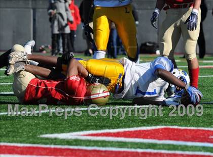 Thumbnail 2 in Lawrence vs. Half Hollow Hills West (Long Island Class III Final) photogallery.