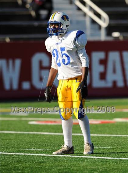 Thumbnail 2 in Lawrence vs. Half Hollow Hills West (Long Island Class III Final) photogallery.