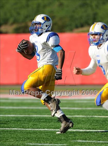 Thumbnail 2 in Lawrence vs. Half Hollow Hills West (Long Island Class III Final) photogallery.