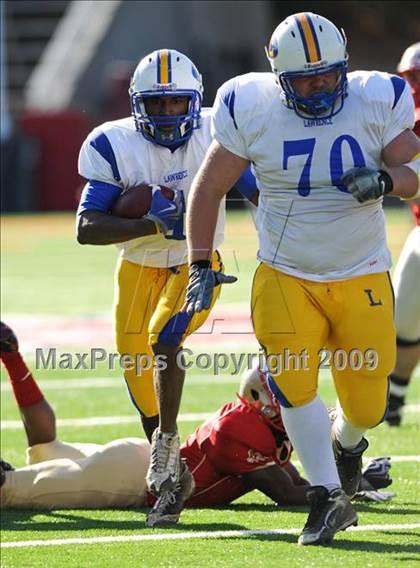 Thumbnail 2 in Lawrence vs. Half Hollow Hills West (Long Island Class III Final) photogallery.