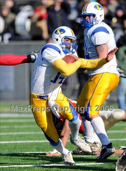Thumbnail 3 in Lawrence vs. Half Hollow Hills West (Long Island Class III Final) photogallery.