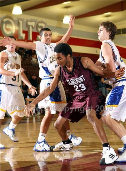 Thumbnail 2 in California vs. Claremont (Covina Christmas Classic) photogallery.
