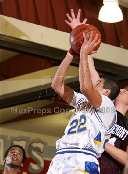 Thumbnail 2 in California vs. Claremont (Covina Christmas Classic) photogallery.