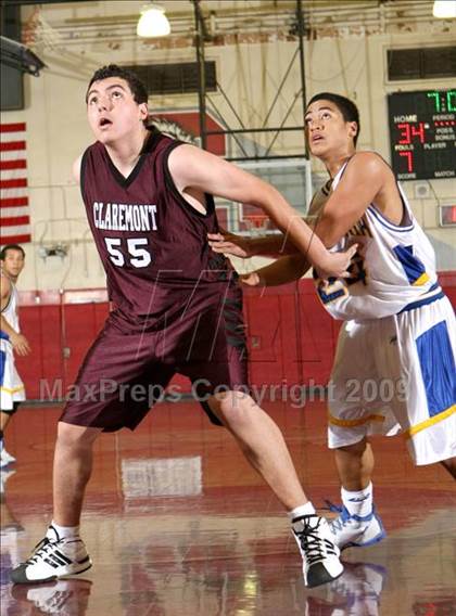 Thumbnail 3 in California vs. Claremont (Covina Christmas Classic) photogallery.