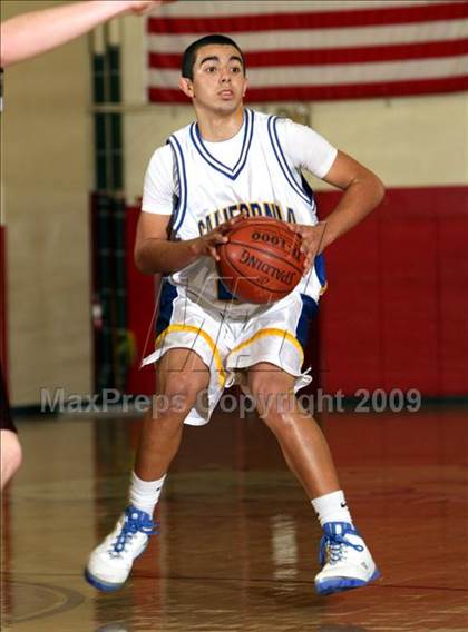 Thumbnail 3 in California vs. Claremont (Covina Christmas Classic) photogallery.
