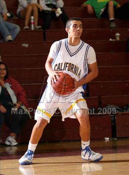 Thumbnail 3 in California vs. Claremont (Covina Christmas Classic) photogallery.