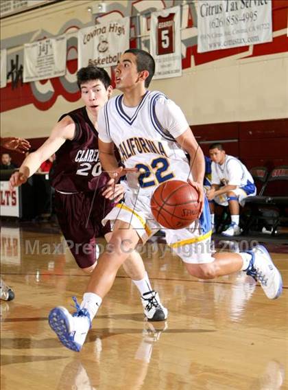 Thumbnail 2 in California vs. Claremont (Covina Christmas Classic) photogallery.