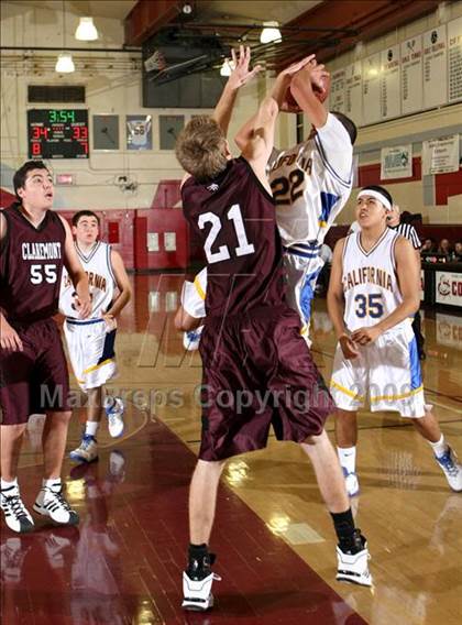 Thumbnail 3 in California vs. Claremont (Covina Christmas Classic) photogallery.