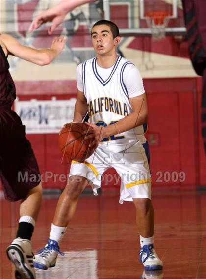 Thumbnail 2 in California vs. Claremont (Covina Christmas Classic) photogallery.