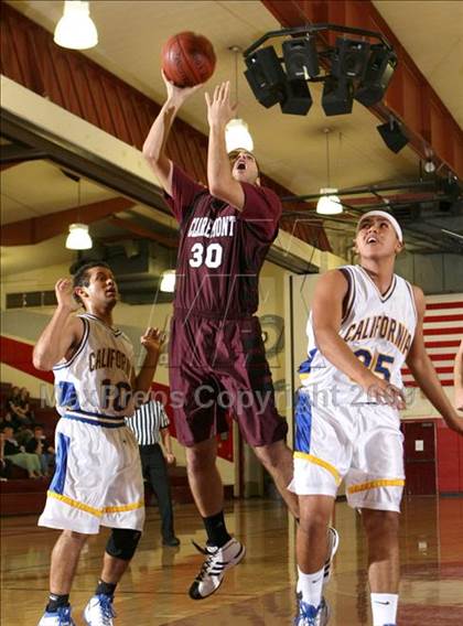 Thumbnail 2 in California vs. Claremont (Covina Christmas Classic) photogallery.
