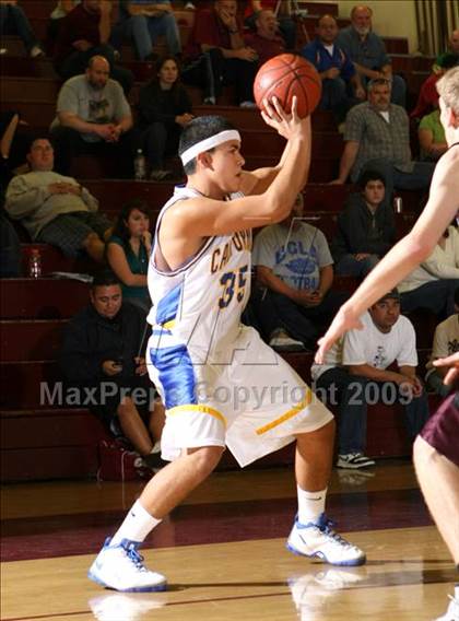 Thumbnail 3 in California vs. Claremont (Covina Christmas Classic) photogallery.
